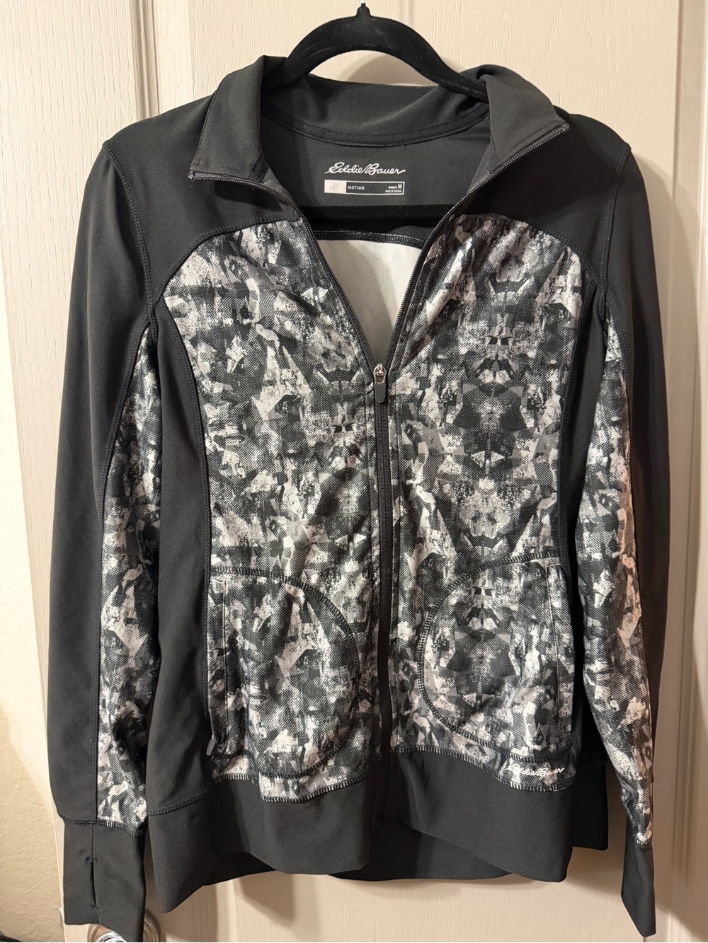 Eddie Bauer Women's medium running jacket workout Printed Full-Zip Activewear